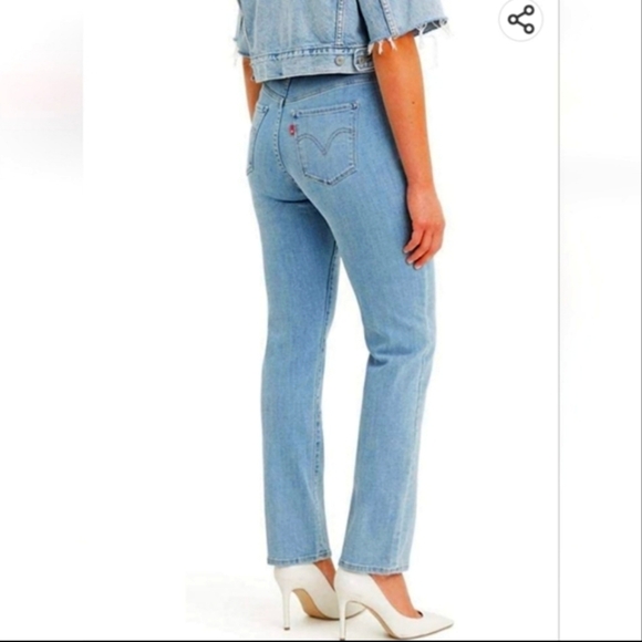 Levis 505 Straight Leg Womens Jeans Classic Medium Wash Summer Faded Iconic - Picture 1 of 16